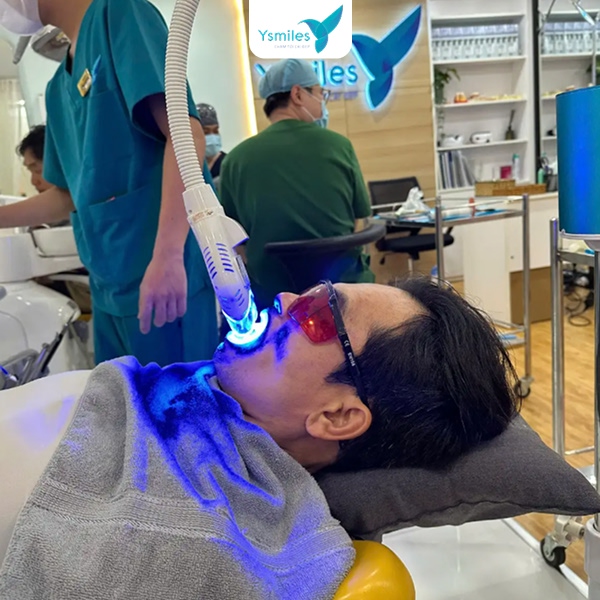 Ysmiles là địa chỉ tẩy trắng răng uy tín, an toàn và giảm ê buốt nhanh